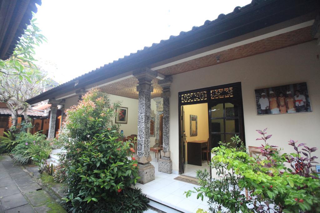 Liang House And Hostel Ubud Esterno foto